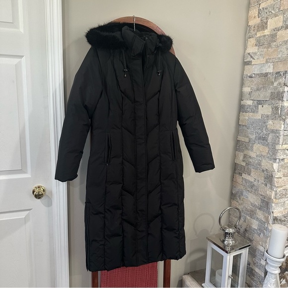 BGSD Black Winter Jacket Faux Fur Hoodie Size Medium Down Feathers - Picture 1 of 12